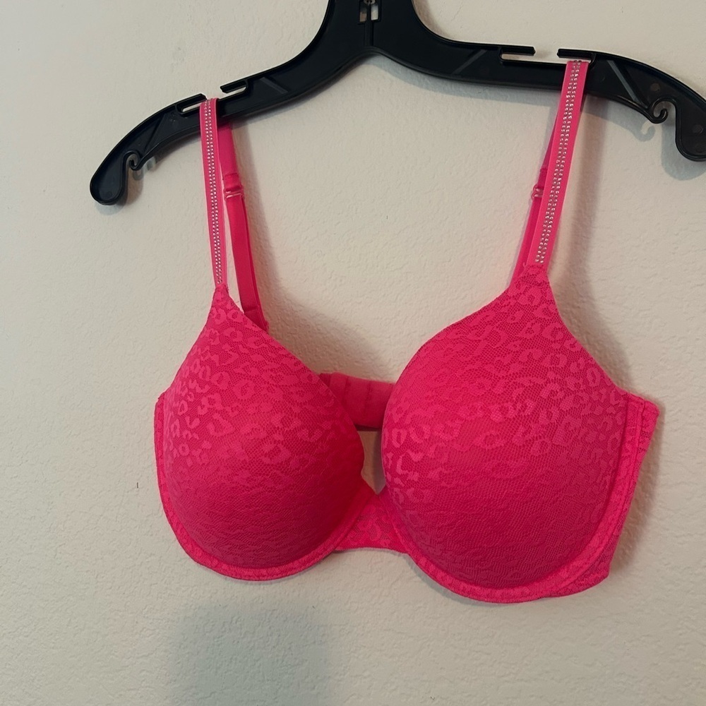Victoria's Secret Pink Wear Everywhere
Super Push-Up Bra 34DD